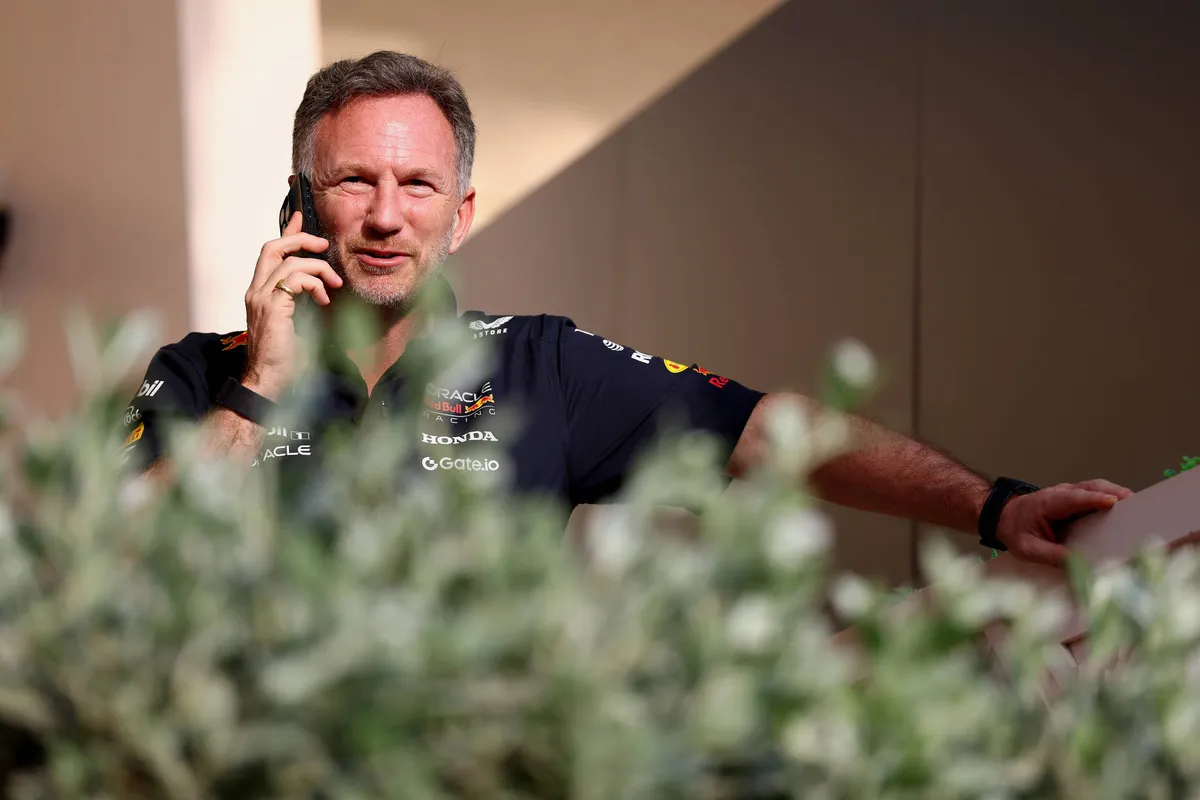 Crisisoverleg bij Red Bull? Horner ontkent: "Ik zou dat geen crisisoverleg noemen"