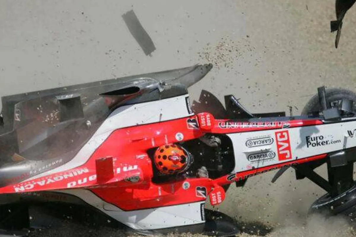 Zware crash van Albers, Russell VS Bottas: "Is He A **** Prick Or What?!”