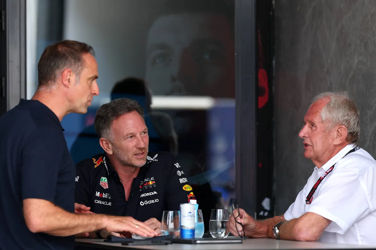 Helmut Marko schrok van gat naar McLaren en ziet Red Bull nog achter Mercedes staan: "We moeten alle zeilen bijzetten"