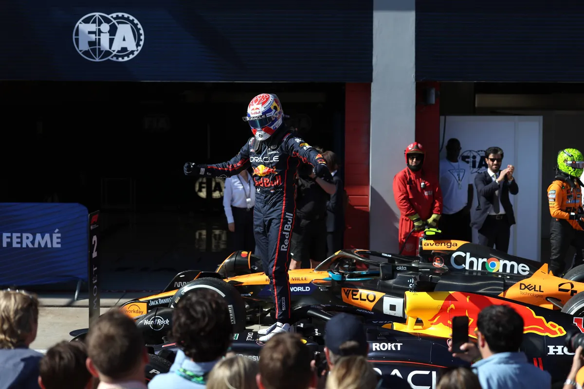 Verstappen toegezongen in Italië en zet bijzondere statistieken neer