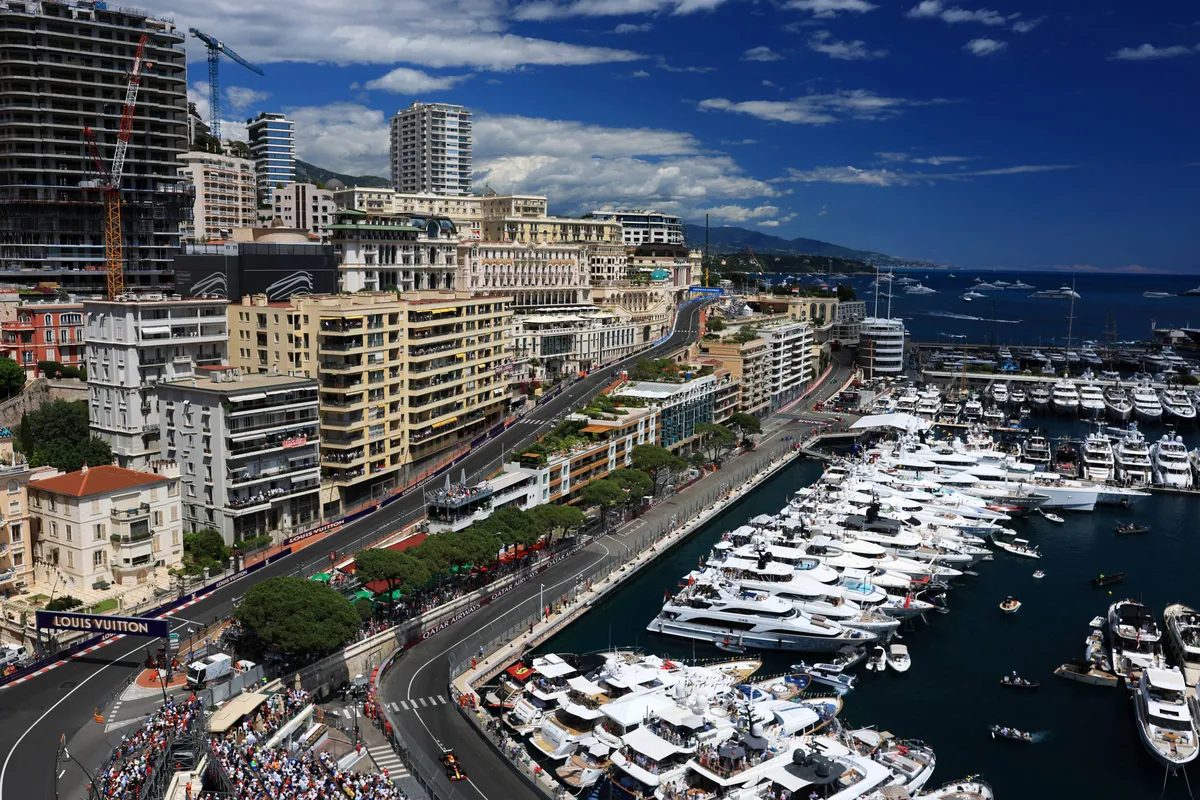 Leclerc snelste tijdens eerste Vrije Training in Monaco, Verstappen tweede