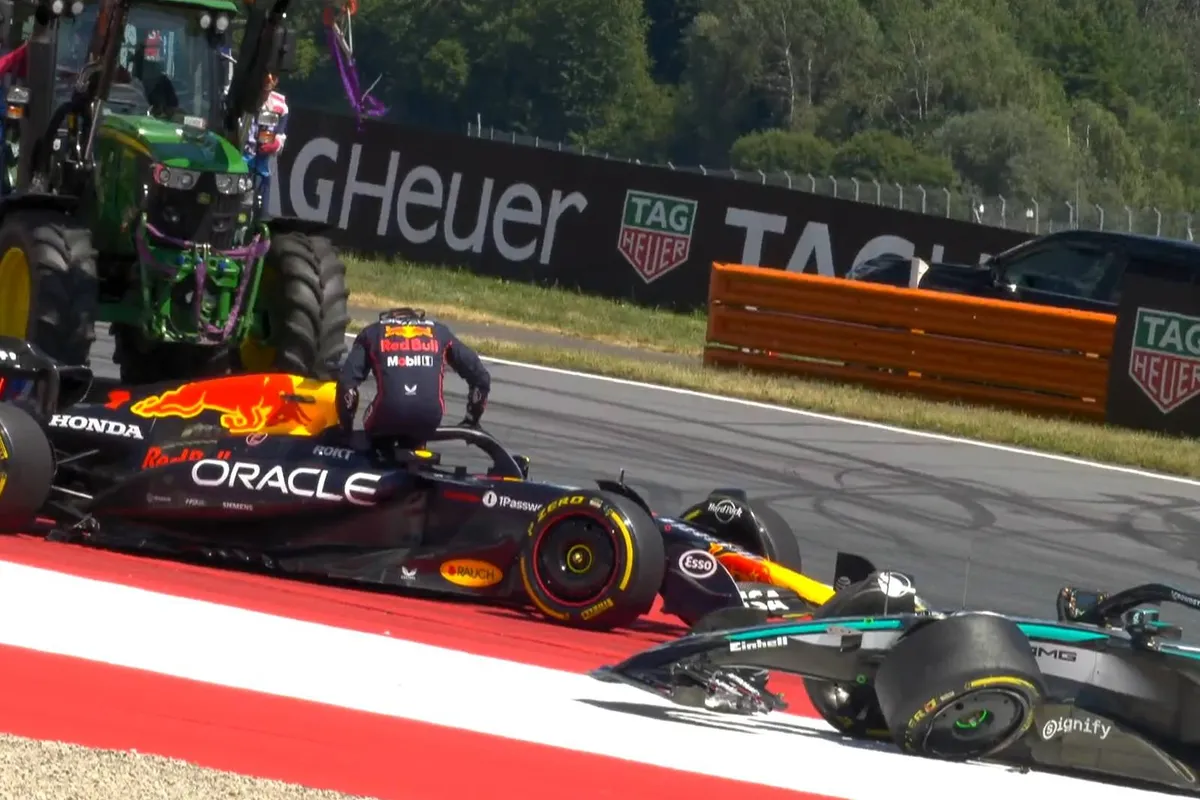 Verstappen na uitvalbeurt in Oostenrijk: "Het is prima zo."
