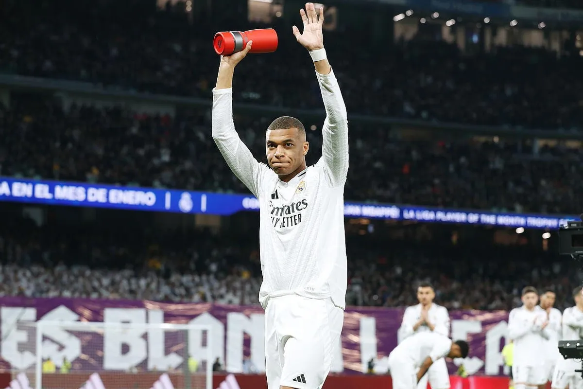the mirror dit tout sur les finances de mbappe iconsport 251789 0094 388285