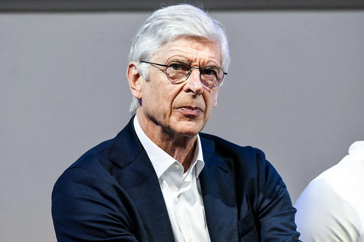 Trop vieux, Arsène Wenger perd la tête