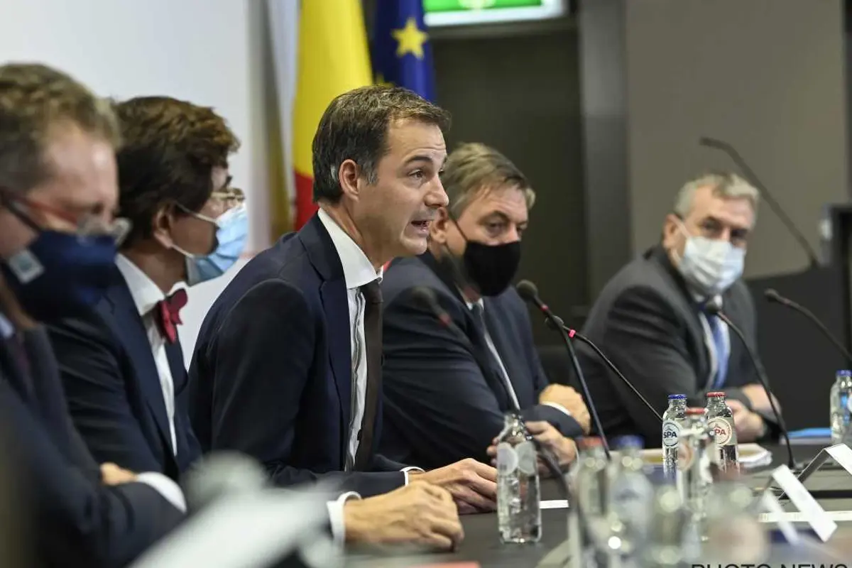 Europese Commissie haalt op Twitter uit naar coronabeleid van België