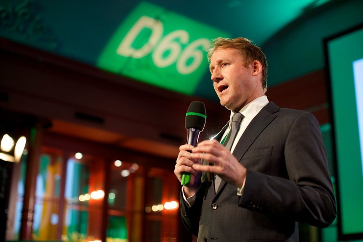 Ranzig D66 slaat weer toe! D66-draaikont-politici proberen Thierry Baudet belachelijk te maken ten koste van Coronacrisis-debat