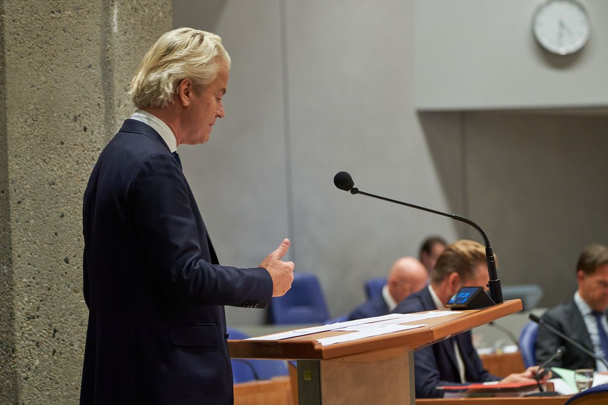 Geert Wilders kijkt en huivert: "52% van bijstandstrekkers is niet-Westerse allochtoon"
