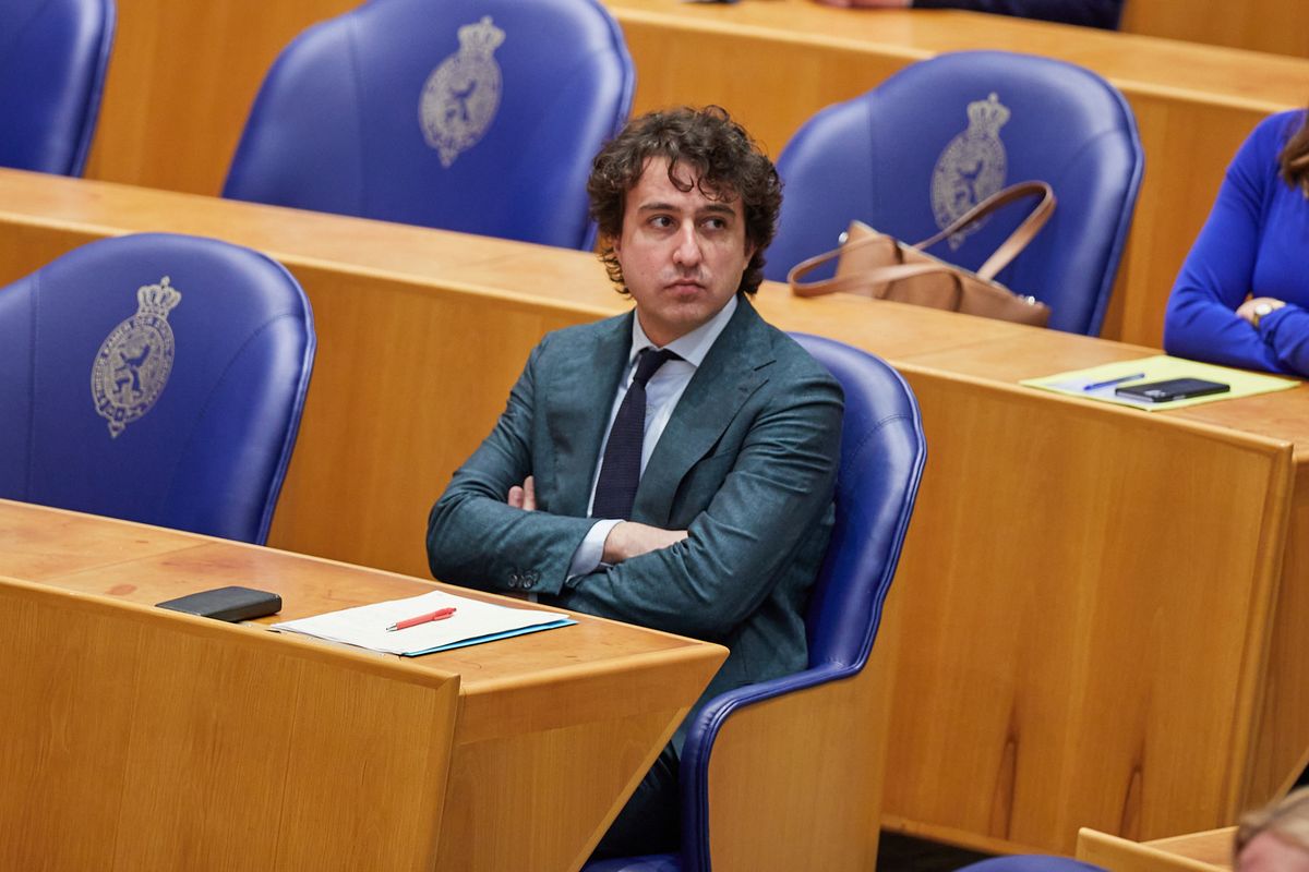 Jesse Klaver wil vrijheid afschaffen: 'Doe onderzoek naar financiering partijen én sluit PVV en FVD uit van briefings'