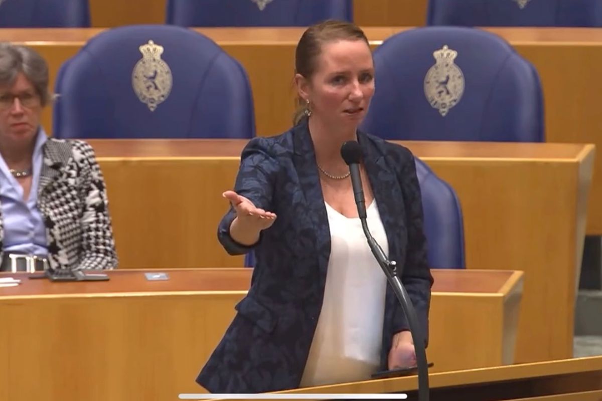 Zorgheldin Fleur Agema (PVV): "Mark Rutte háát zorgkosten, daarom gooien ze het land dicht!"