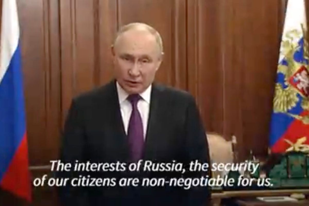 Filmpje! Poetin waarschuwt: 'We staan altijd open voor diplomatie, maar onze belangen zijn niet-onderhandelbaar'