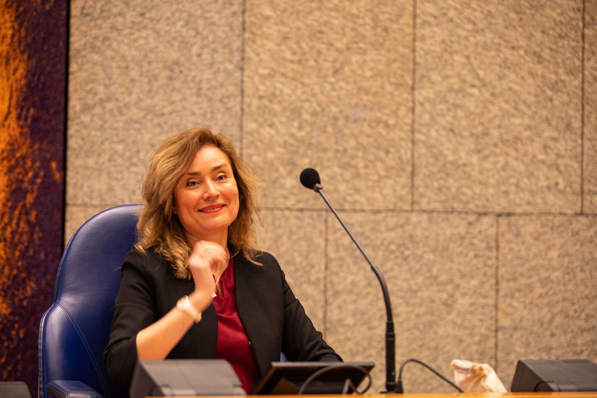 'Wat een verademing': Vera Bergkamp (D66) heeft milde Covid-19... en dus is Martin Bosma (PVV) Kamervoorzitter