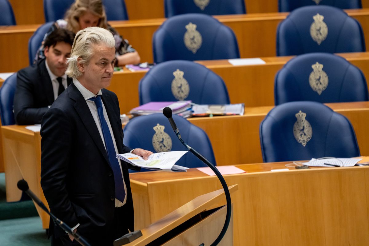 PVV woest op massa-immigratie promotend kabinet: 'Nigeriaanse asielterrorist probeerde 7 mensen te vermoorden!'