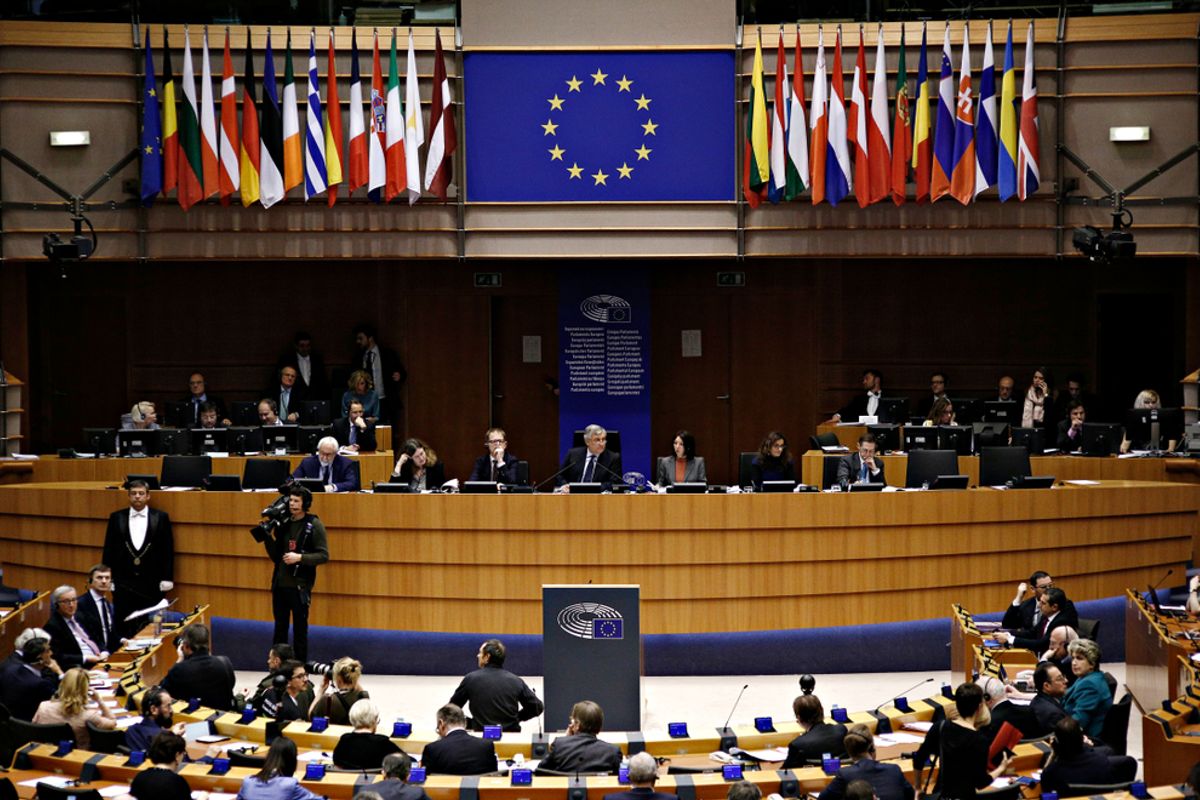 Brusselse waanzin: Europarlement wil rekening eigen pensioentekort leggen bij burger