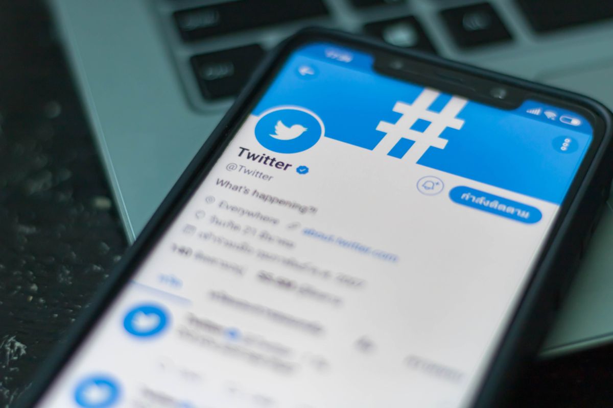 Deugcensuur gaat toenemen: Twitter slaat handen ineen met persbureaus in strijd tegen desinformatie