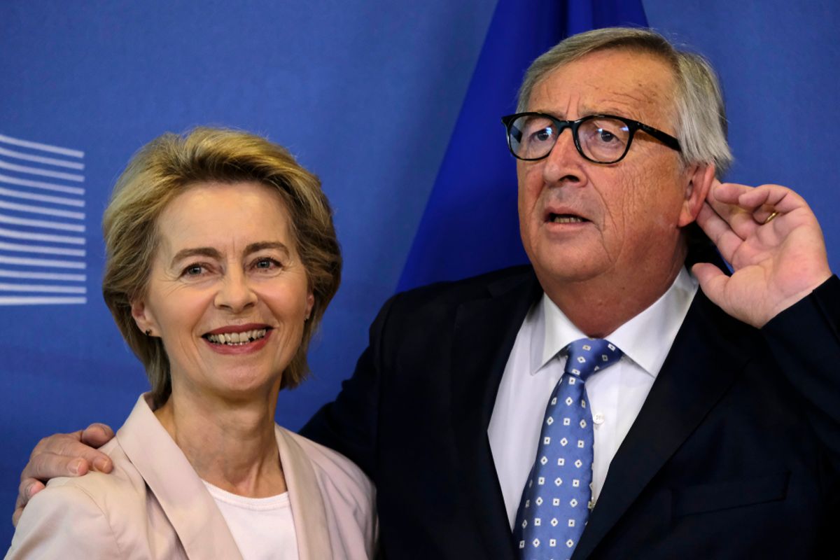 Europese president Ursula von der Leyen viert feest: dat EU-leger komt er gewoon!