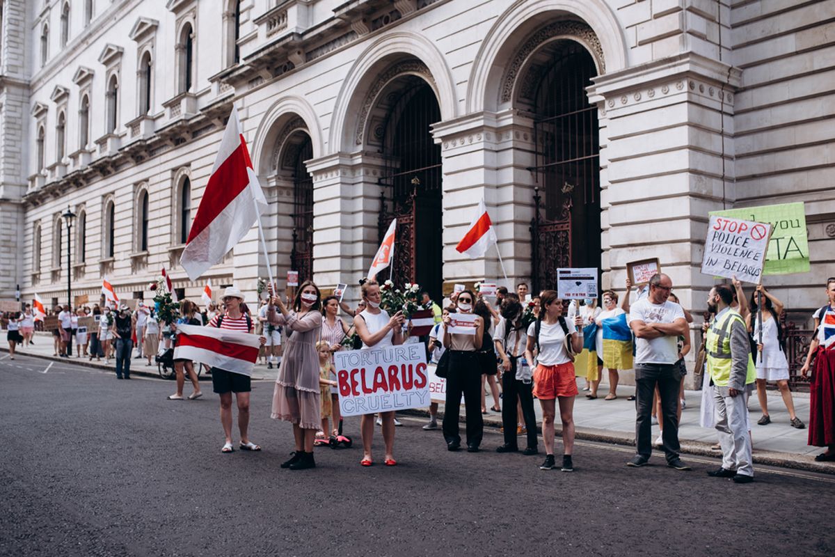 Ondanks dreiging repressies gaan Wit-Russen massaal de straat op!