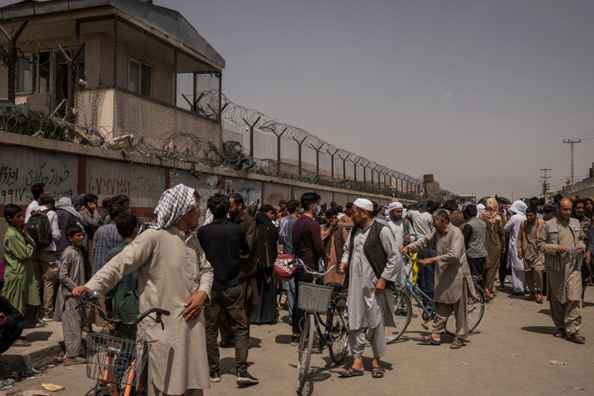 Nederland laat Afghaanse tolken keihard vallen: 'Geen evacuatie zonder paspoort, blijf veilig!'