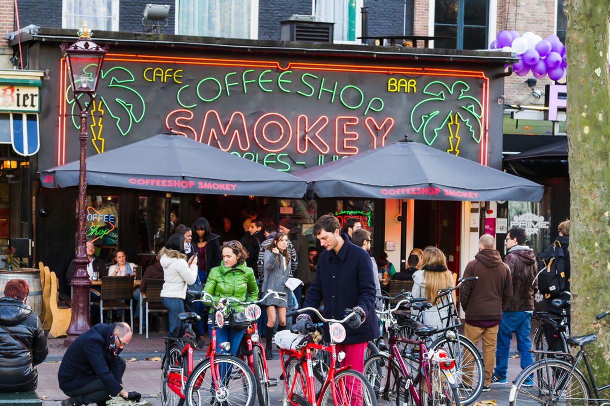 Coffeeshops dicht betekent hoogtijdagen voor straatdealers! Criminaliteit zal komende weken toenemen!