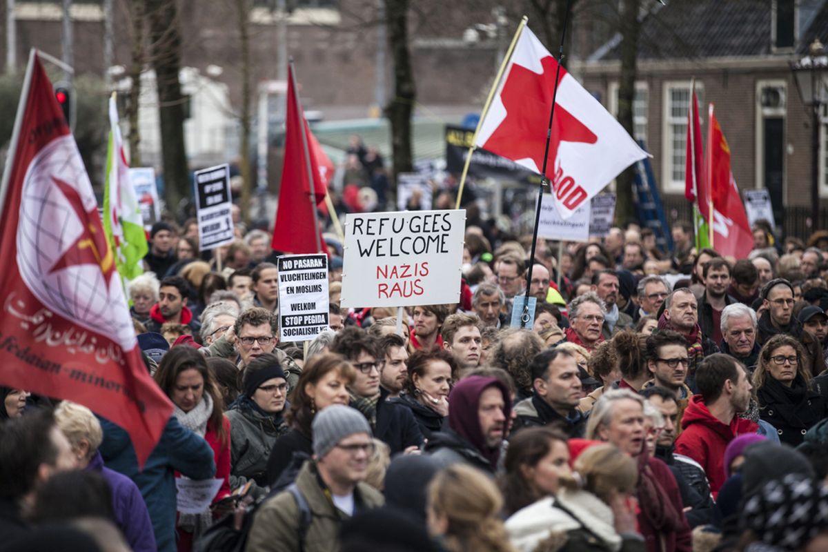 Communistisch Amsterdam verklaart koopstarters de oorlog: 'Overheid gaat sociale huurwoningen opkopen!'