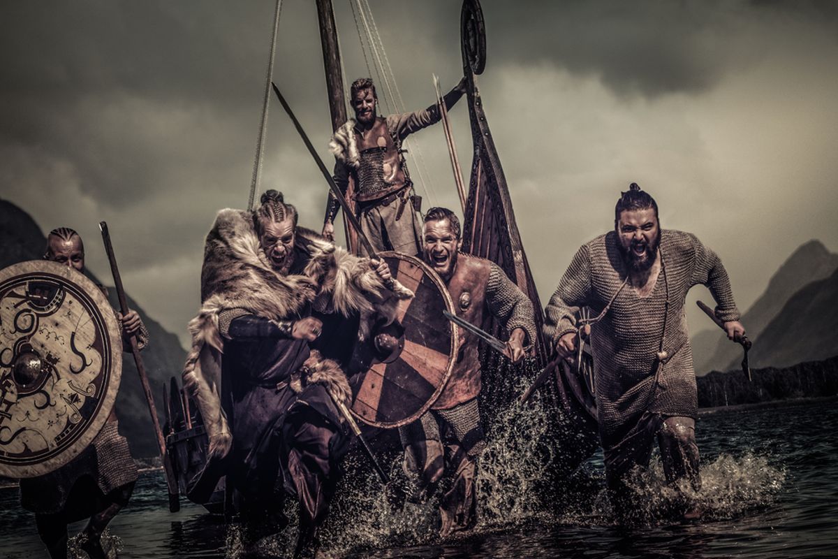 Volkskrant: Alle fans van de Vikingen zijn vieze neonazi's!