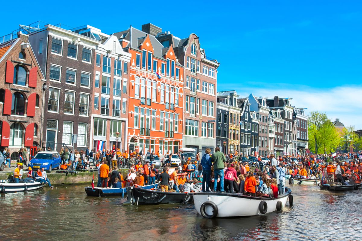 Amsterdam intensiveert de lockdown: drinken van alcohol op en rond Noordermarkt VERBODEN