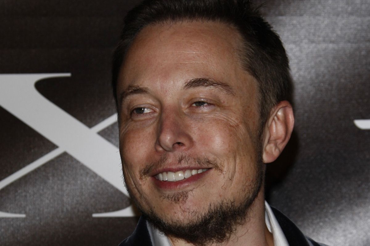Elon Musk verdedigt 'wappie' Russell Brand: 'Hij is rationeler dan de media die hem aanvallen'
