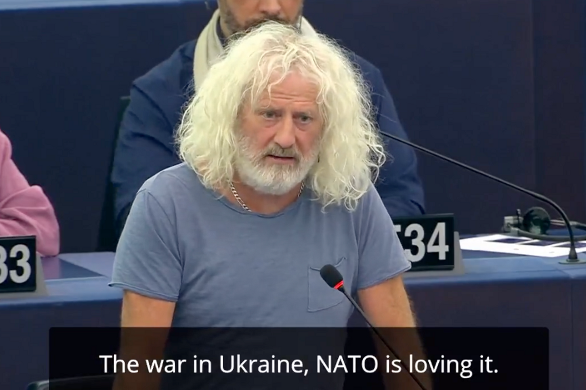 Filmpje! Europarlementariër gaat los op de NAVO: 'Het is geen defensie alliantie, ze houden van de Oekraïneoorlog!'