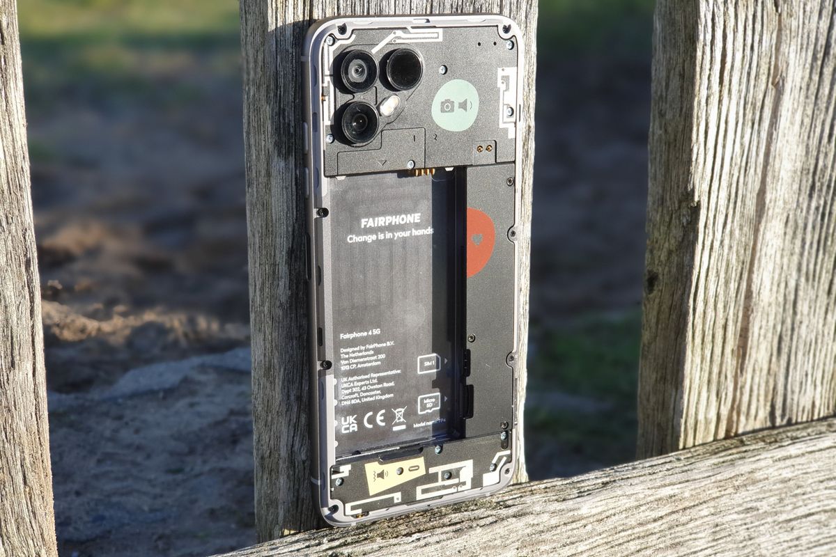 With Fairphone Easy you rent a Fairphone 4 for a fixed amount per month