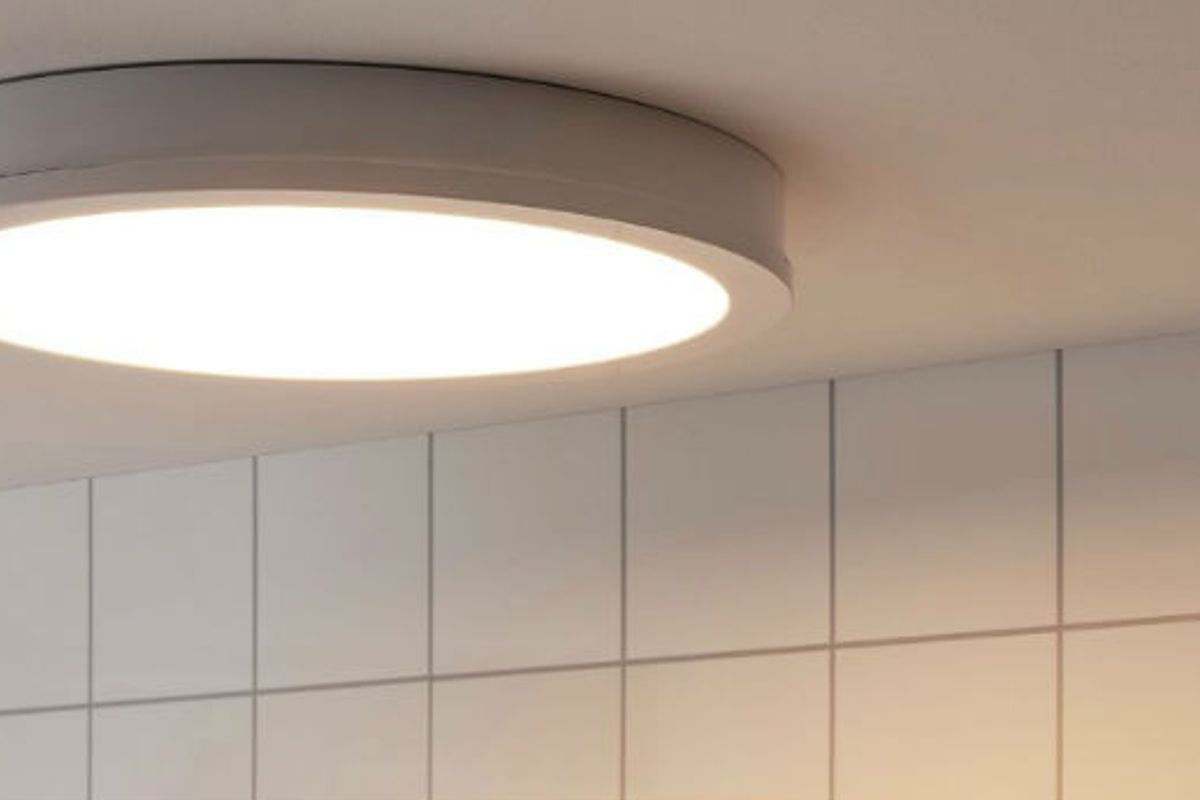 IKEA's slimme badkamerlampen nu beschikbaar in de winkel