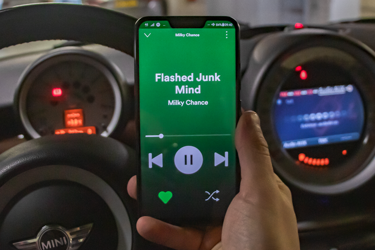 Bedien je muziek makkelijk en veilig met de nieuwe Autoweergave in Spotify