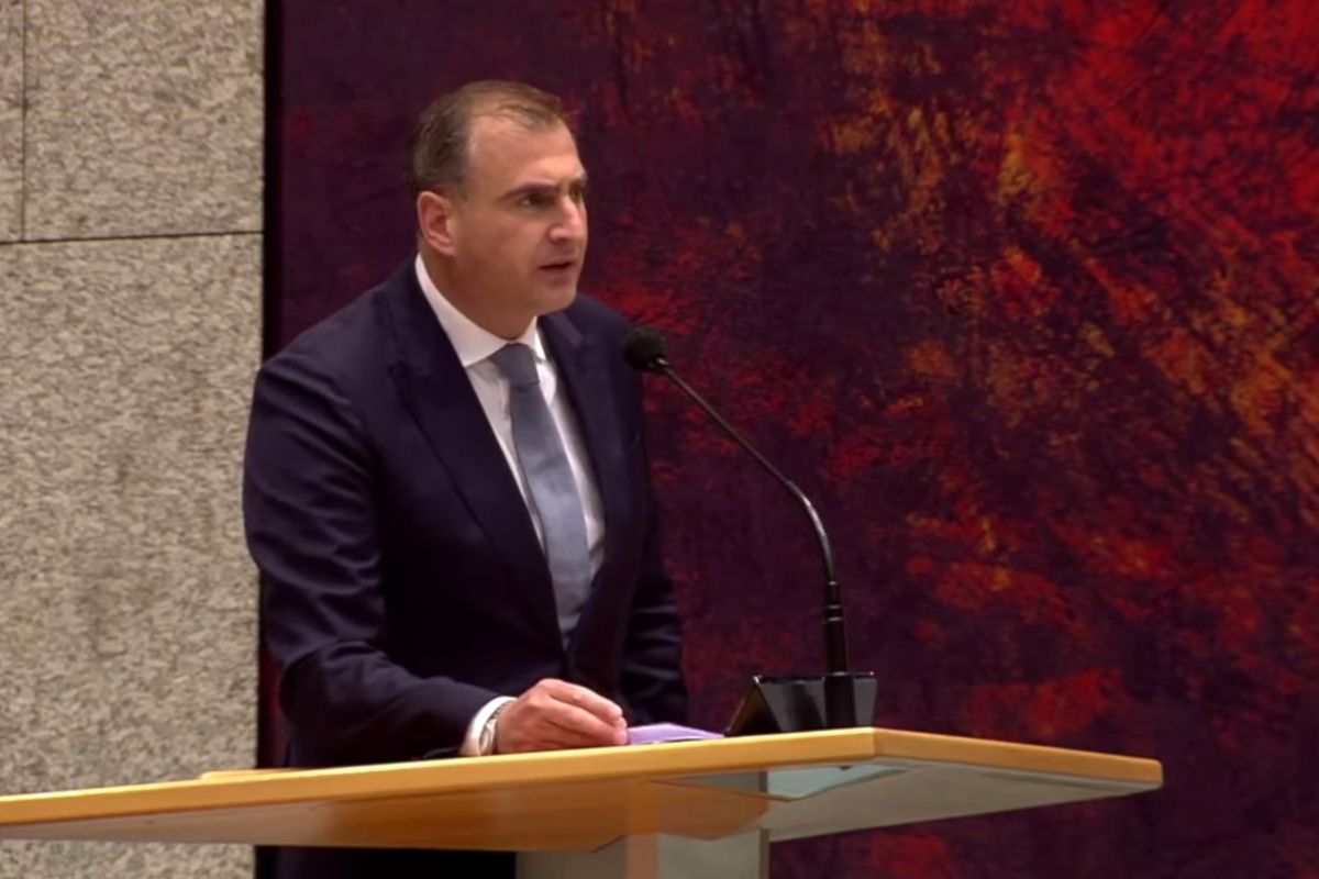 Vuurwerk in de Tweede Kamer: de PVV zegt dat Kaag zich graag met terroristen omringt, GroenLinks trekt zich uit protest terug uit debat