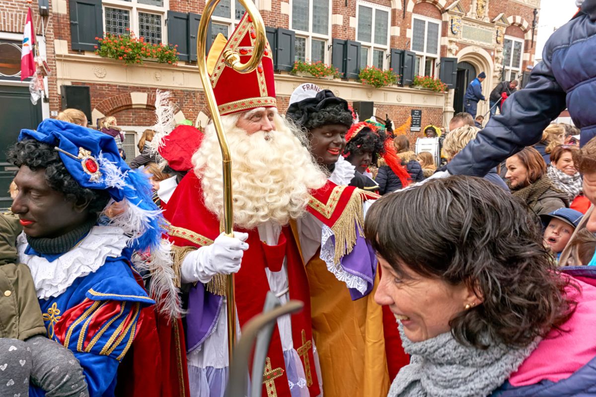 Zwarte Pieten opgedoken in Tiel: Sinterklaasactie blijkt een succes - actie Duindorp gestopt door Politie