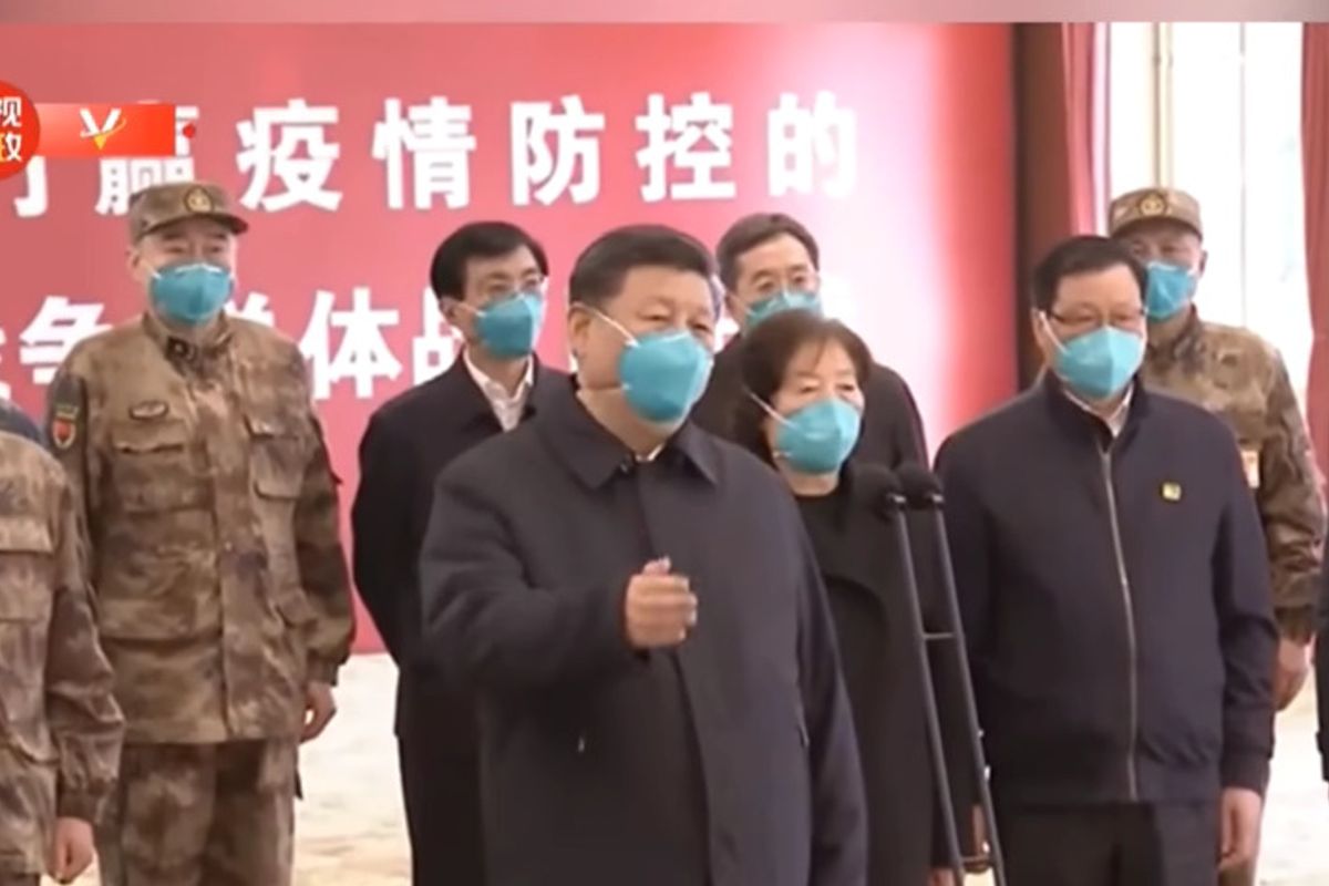 Schokkende gelekte video uit China: man wordt opgepakt en naar kamp gestuurd omdat hij zich niet laat testen