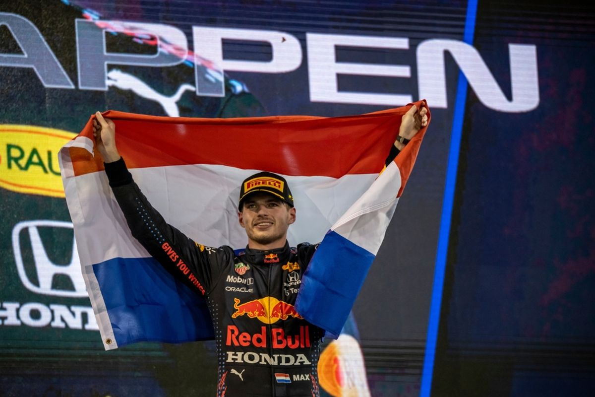 Kijken! Lekker nagenieten van de schitterende overwinning van Max Verstappen in Saoedi-Arabië