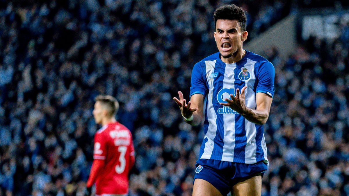 Video: Imminent new £37m signing Diaz scoring from incredible angle for Porto