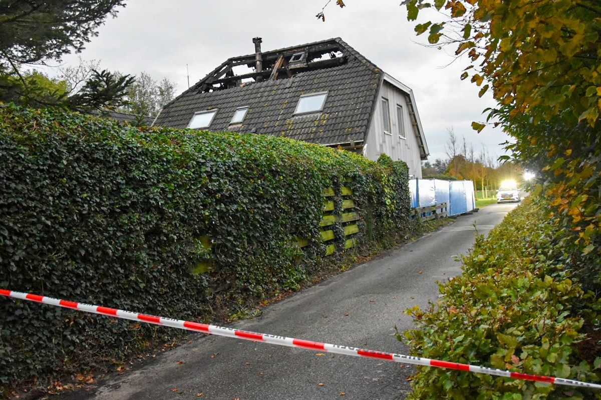 Politie onderzoekt mogelijke brandstichting woningbrand Egmond-Binnen