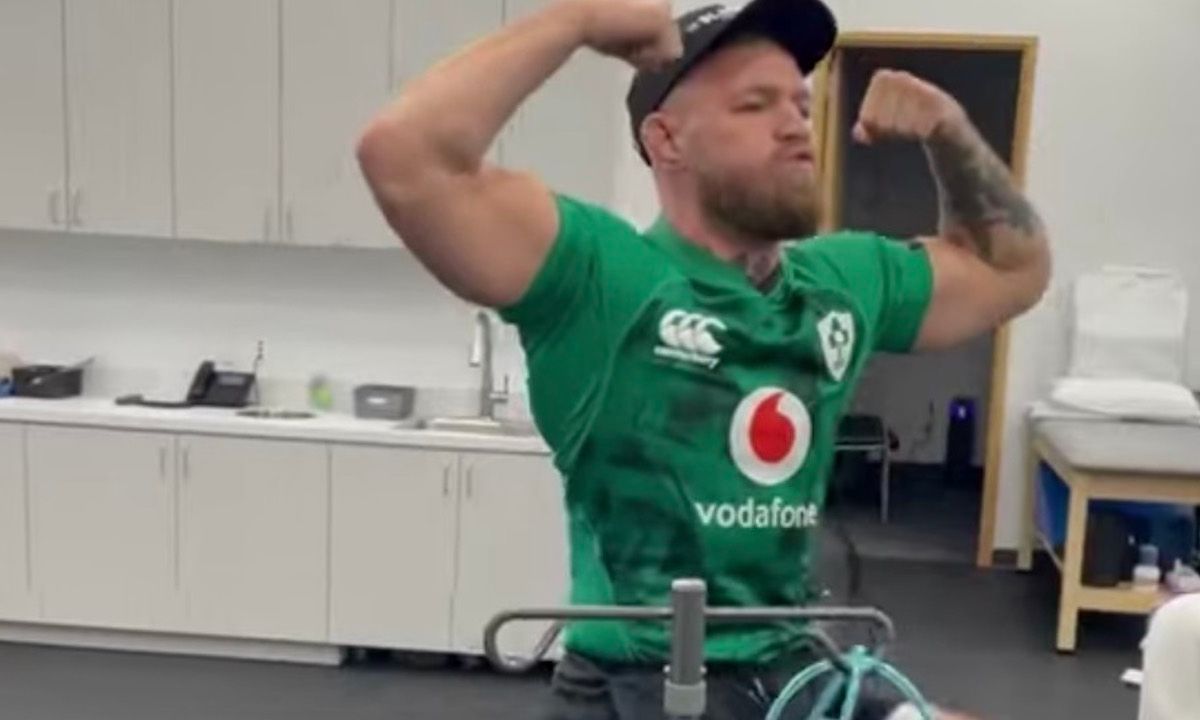 Conor McGregor geeft update over zijn gebroken been