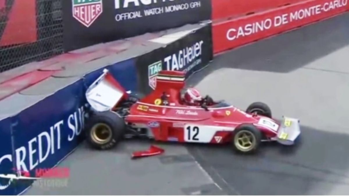 Charles Leclerc ramt peperdure F1-auto van Niki Lauda uit 1974 in de muur in Monaco