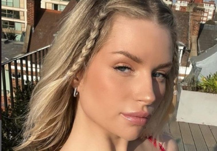 Lottie, de bloedmooie zus van Kate Moss, zoekt weer de grenze van Instagram op met topless foto's