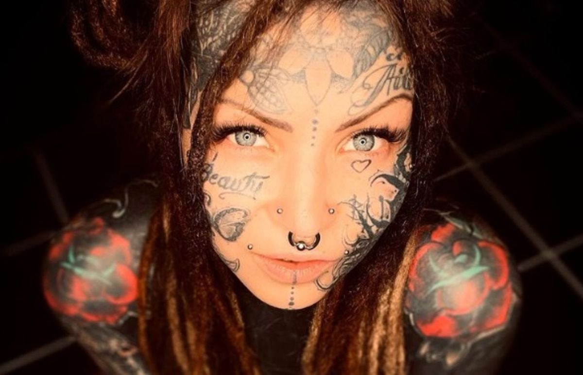 Girls & Tattoos: Aleksandra staat voor 99% vol met tatoeages, maar wil nog verder gaan (foto's)