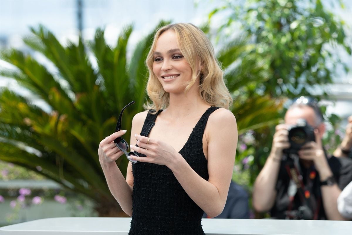 Masturberende Lily-Rose Depp, dochter van Johnny, krijgt staande ovatie in Cannes