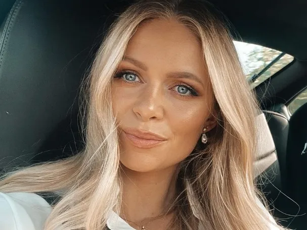 Tiffany, de knappe wederhelft van Louis Talpe, en een bikini... da's de perfecte match (foto's)