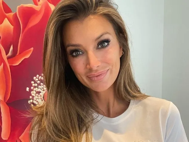 Veronique De Kock (46) maakt nog altijd heel veel indruk in badpak (foto's)