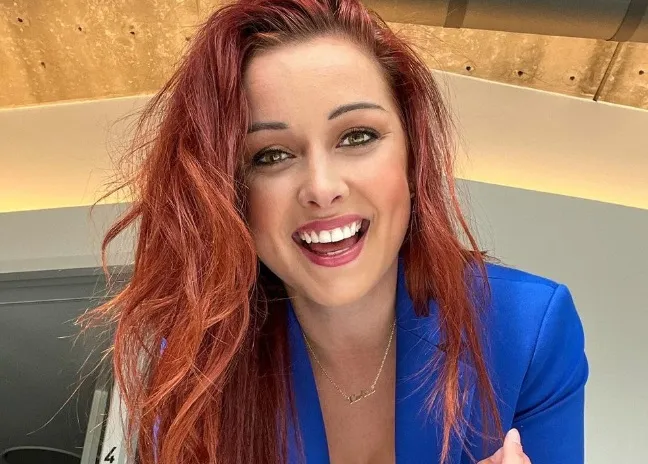 Oef, het Insta-account van Lotte is terug! Wij vieren dat met enkele lekkere bikini- en lingeriefoto's