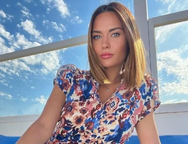 Temptation-Megan in zak en as: "Mijn vriendje ging feesten met de hoertjes op Ibiza"