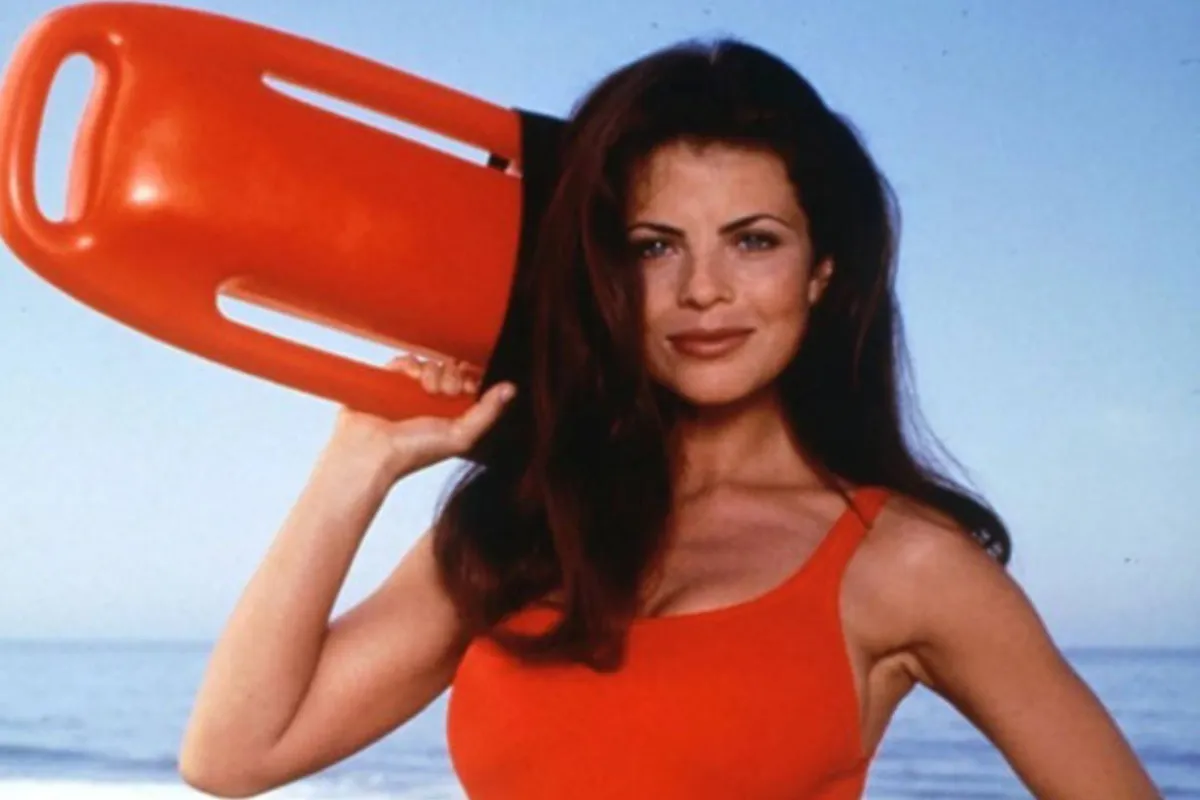 Voormalige 'natte droom' uit Baywatch, Yasmine Bleeth, totaal onherkenbaar op haar 55e