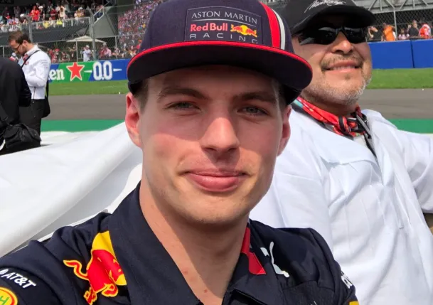 Dit gigantische bedrag moet Max Verstappen betalen om volgend seizoen in de F1 te mogen starten