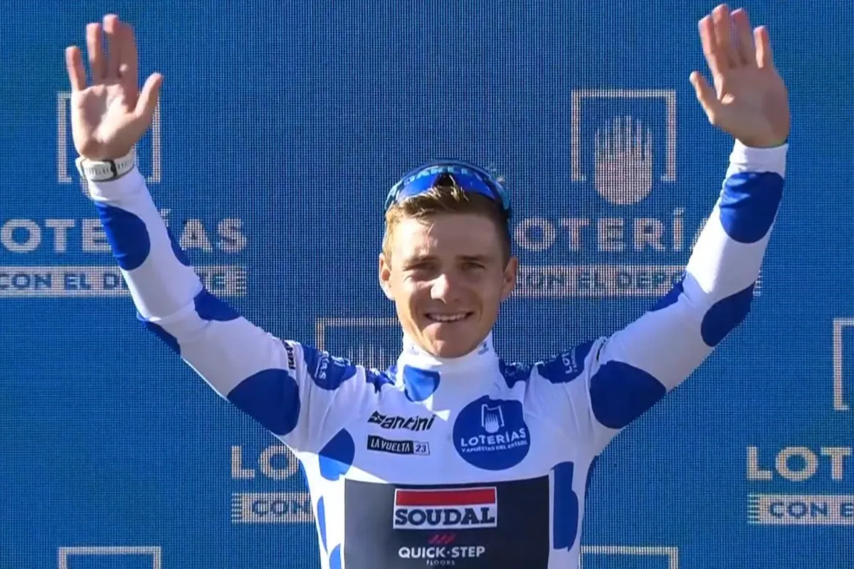 Van gigantische pispaal naar held, internet prijst Evenepoel terug massaal: "Wat een baas die Remco"