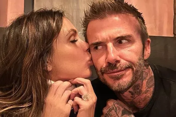 David Beckham onthult dat zijn vrouw Victoria al 25 jaar hetzelfde eet 's avonds