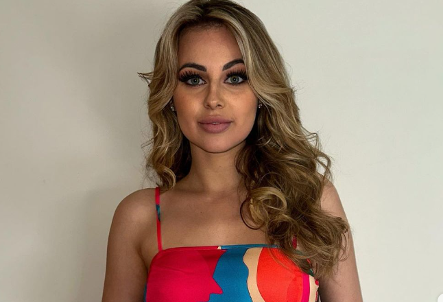 Zwangere ex-Miss Exclusive Nisa Van Baelen zet Instagram in brand met overheerlijke lingeriefoto